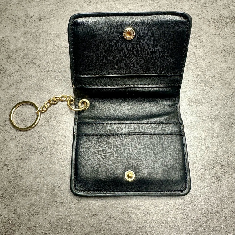 Betsey Johnson Floral Card Holder w/ Chain - Picture 3 of 4